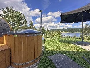 Chalet Bliss am Seeufer, Neunburg vorm Wald Vacation rental in Bavaria
