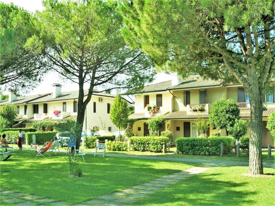 Villa in Caorle near Spiaggia Tartaruga Villa in Porto Santa Margherita
