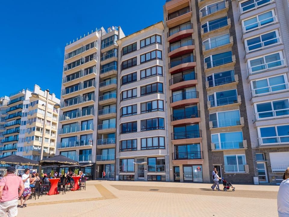 Beautiful penthouse with phenomenal sea view Apartment in Middelkerke