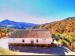 Belvilla by OYO Pago Los Azafranes Arenas Vacation rental in Axarquía