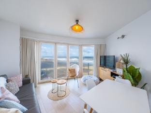 Cozy studio with sleeping area and sea view Apartment in Middelkerke