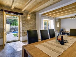 Villa in Batlug with Private Pool Vacation rental in Istria County