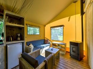 Glamping Tent in Tranquil Park Luxury tent in Overijssel (province)