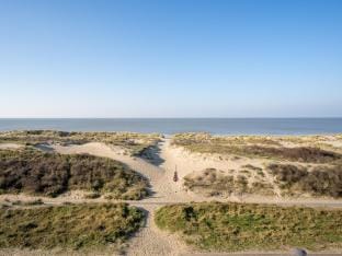 Apartment on Beach near Town Center Apartment in Koksijde