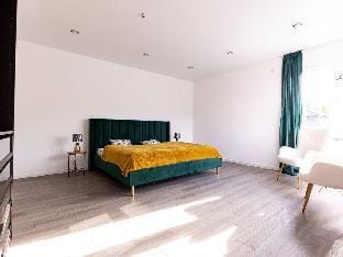 Apartment for 6 Modern retreat Vacation rental in Andernach