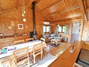 Beautiful chalet for 4 pax quietly located with a beautifully landscaped garden Vacation rental in Wallonia, Belgium