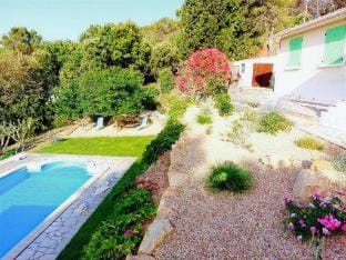 Spacious Villa in Saint-Nazaire Vacation rental in Provence-Alpes-Côte d'Azur