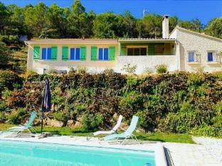 Spacious Villa in Saint-Nazaire Vacation rental in Provence-Alpes-Côte d'Azur