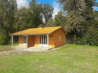 Cosy cottage in Sauze-Vaussais with shared pool Vacation rental in Nouvelle-Aquitaine