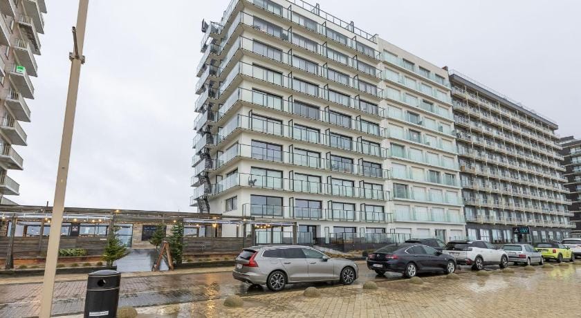 Corner studio with sea-views Hotel in Middelkerke