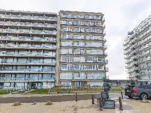 Ground floor apartment with sea view and garage Apartment in Middelkerke