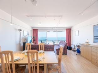 Bright apartment with sea view Apartment in Middelkerke