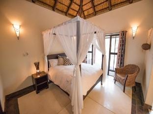 Luxury villa with a swimming pool in Hoedspruit Vacation rental in South Africa