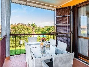 Lugana Point Comfortable holiday residence Apartment in Sirmione