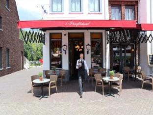 Villa with sauna, bubble bath and veranda Vacation rental in Maastricht