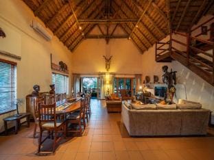 Bush villa at Kruger Park entrance Phalaborwa Vacation rental in South Africa