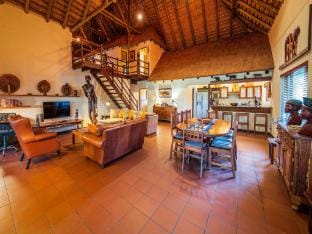 Bush villa at Kruger Park entrance Phalaborwa Vacation rental in South Africa