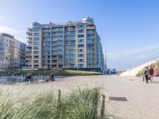 Bright apartment with stunning sea view Apartment in Middelkerke