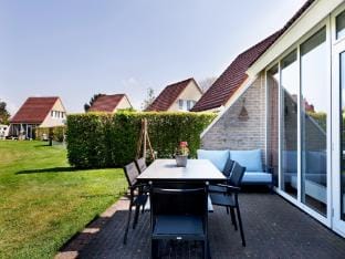 Holiday Home in Groningen with Pool Vacation rental in Vlagtwedde