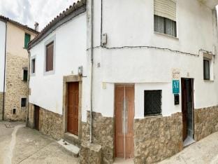 Holiday Home in Villamiel with Mountain Views Vacation rental in Sierra de Gata