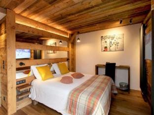 Chalet in Les Deux Alpes with Sauna  Hot Tub Vacation rental in Les Deux Alpes
