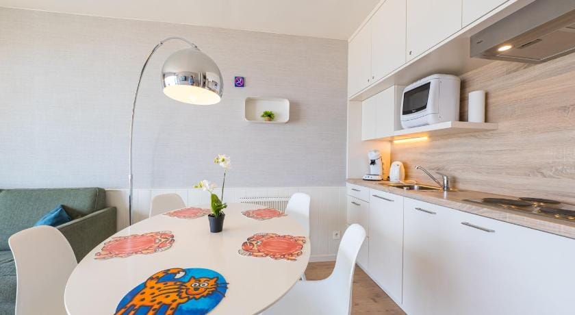 Studio on 6th floor for family Hotel in Middelkerke