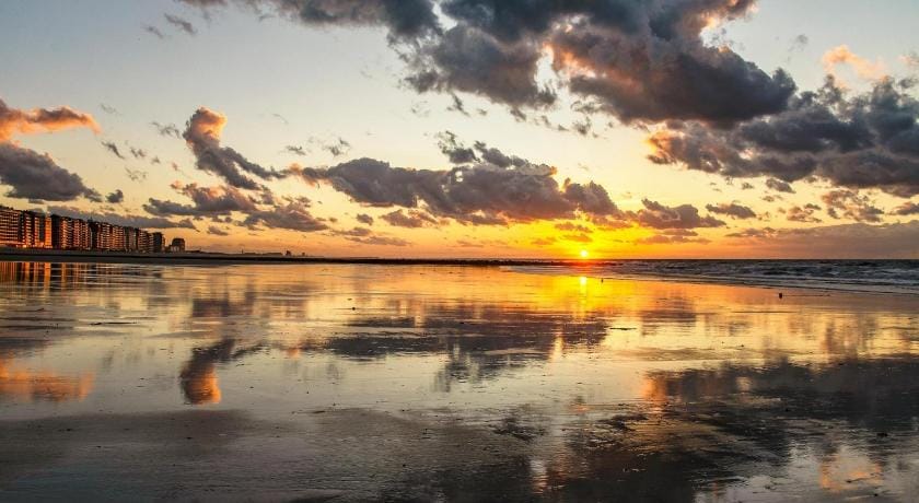 Studio on 6th floor for family Hotel in Middelkerke