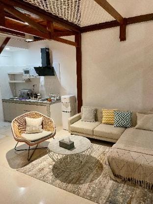 Stylish Tropical Villa 2Br, Canggu,400m Finn Beach Villa in North Kuta