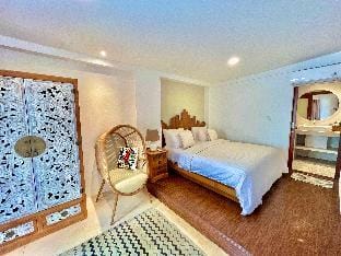Stylish Tropical Villa 2Br, Canggu,400m Finn Beach Villa in North Kuta