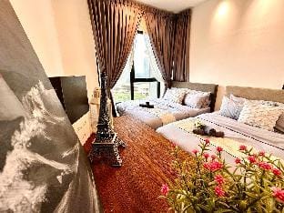 Downtown Serenity @ Mosaic 2+1 Bedroom 6-11pax Vacation rental in Johor Bahru