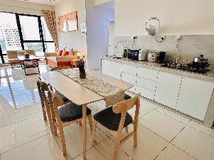 Mosaic Comfort Hideaway @ 2 Bedroom 6-10pax Lv24 Vacation rental in Johor Bahru