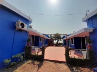 Sun And Sea Lodge, Ganpatipule. Vacation rental in Maharashtra
