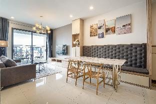 Saigon Royal 2BR Apartment in Ho Chi Minh City