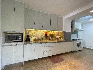 Beach House Canggu - 150mt Berawa Beach Vacation rental in North Kuta