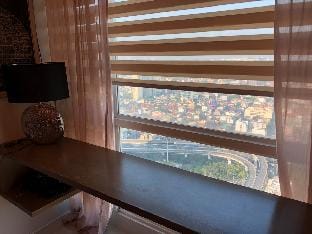 Penthouse in Legazpi Village, Makati Vacation rental in Pasay