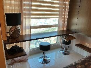Penthouse in Legazpi Village, Makati Vacation rental in Pasay