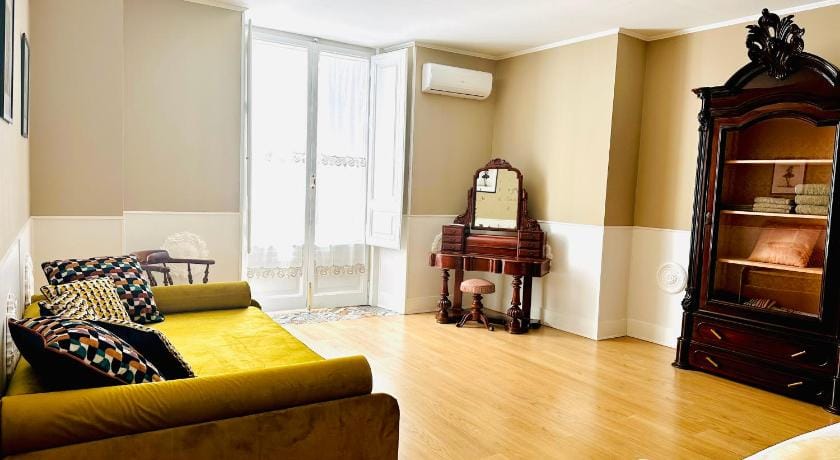 Casa Biondi  Apartment in Naples
