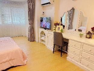 Luxury Room at Nimman Rd. 45 SQM Maya Night Bazaar Apartment in Chiang Mai