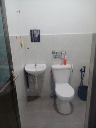 A Romantic Triple Family Room (Room only)) Apartment in Malaysia