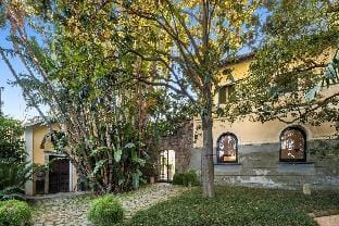 Sorrento: Apt in Luxe Villa: 2 Suites-Jacuzzi-Park Vacation rental in Sorrento