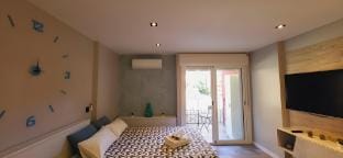 Cozy retreat: Premium Pool, Beach and Sunshine Apartment in Benalmadena