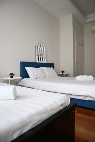 Santorini Suite 5pax | Paradigm Mall | 2BR 2 Bath  Apartment in Petaling Jaya