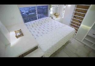 Top-floor Oceanfront Designer Condo In Bandra Apartment in Mumbai