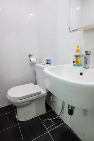 Maritime Superb Seaview 22-4 Vacation rental in George Town