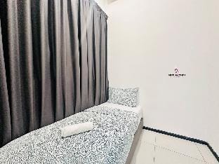 Cozy Urban Suite 3br 10pax @Sauna@Pool WL UA129 N Vacation rental in George Town