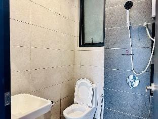 Cozy Urban Suite 3br 10pax @Sauna@Pool WL UA129 N Vacation rental in George Town