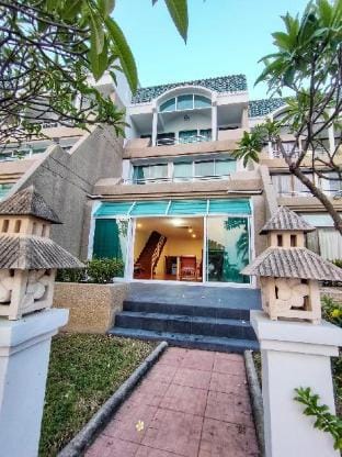 O2 Exclusive Beachfront Villa Pool Access Cha am Vacation rental in Thailand