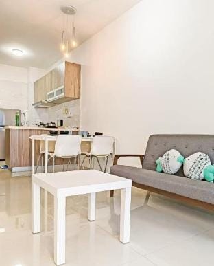 4 pax Small Family Gather 5 min Angsana mall Apartment in Johor Bahru