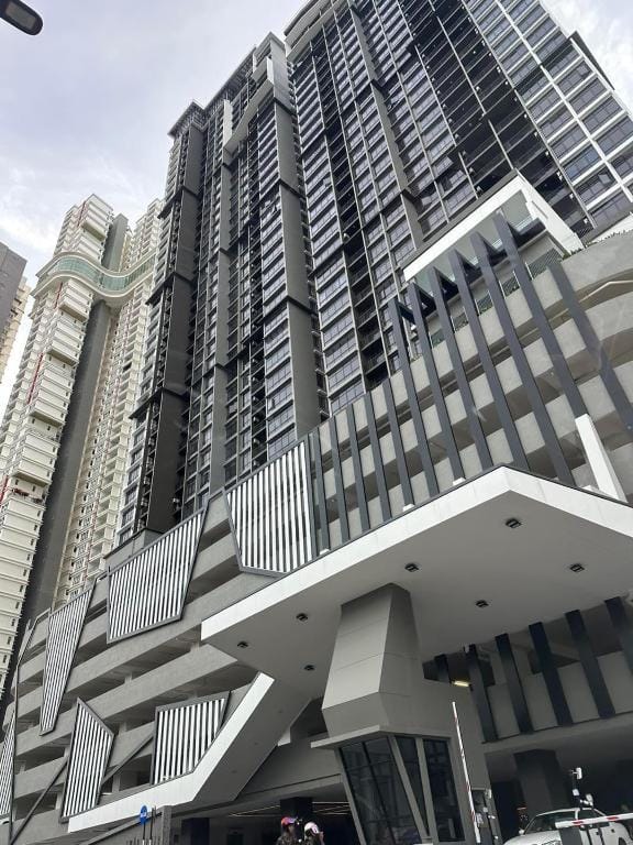 Jb Sentral 7pax Spacious Cozy Family Suites l CIQ Apartment in Johor Bahru