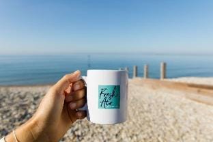 Seaside detached 4bd home nr shops  Parking Garden Vacation rental in West Wittering